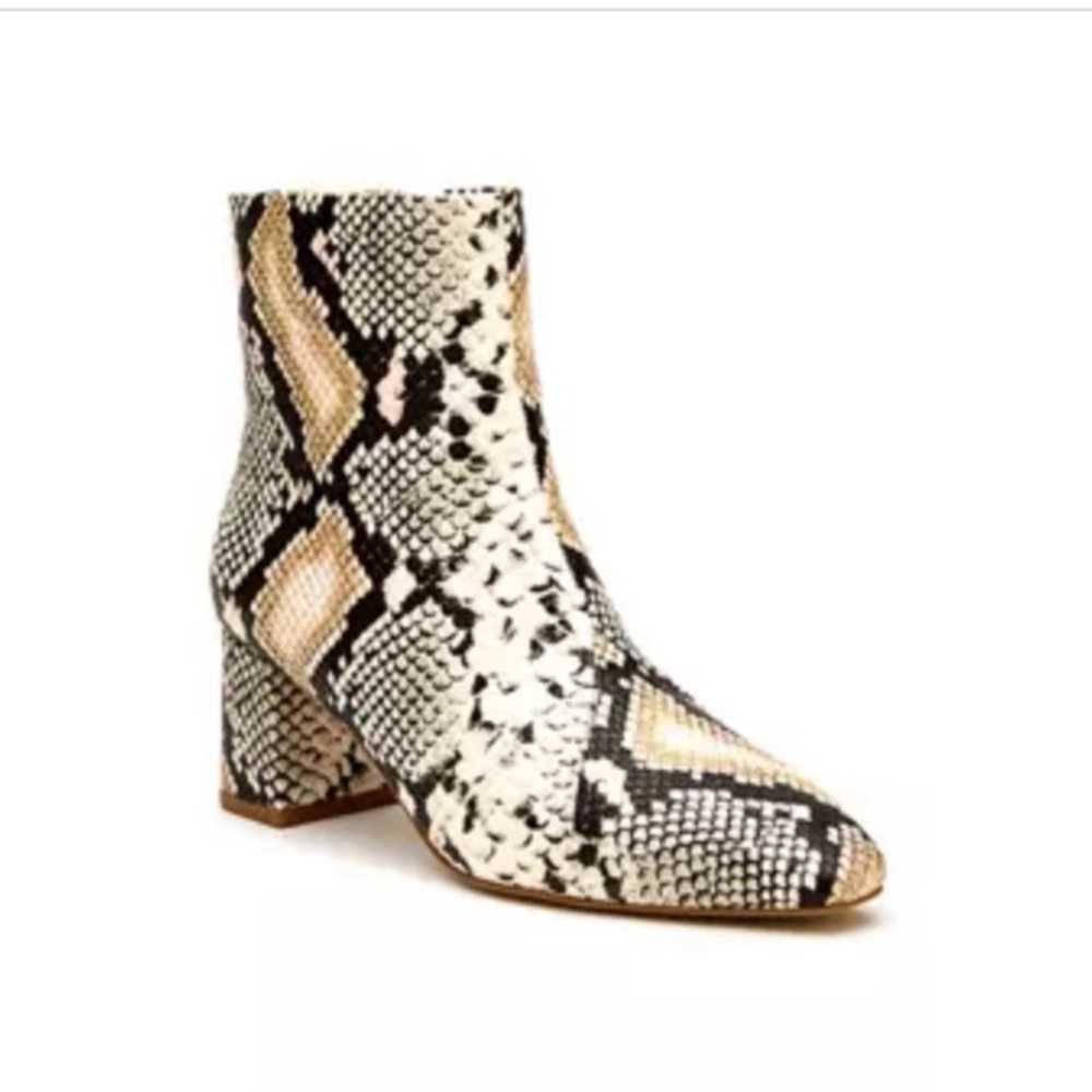 Stylish Snakeskin Ankle Boots with Chunky Heel and Pointed Toe